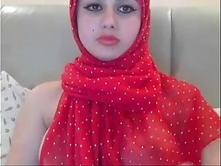 Sexy Indian Babe On Live Web cam Show Uncovering Bigtits And Pussy Masturbation