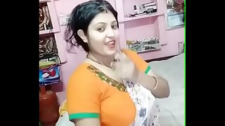 Indian Bhabhi Dancing