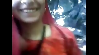 Indian Desi Village Girl Fucked by BF in Jungle Porn Dusting